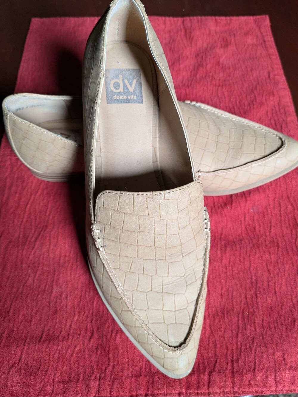 DV by Dolce Vita Island Pointed Toe Croc-Embossed Loafer Flats  Size 9